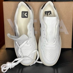 Veja low top sneakers